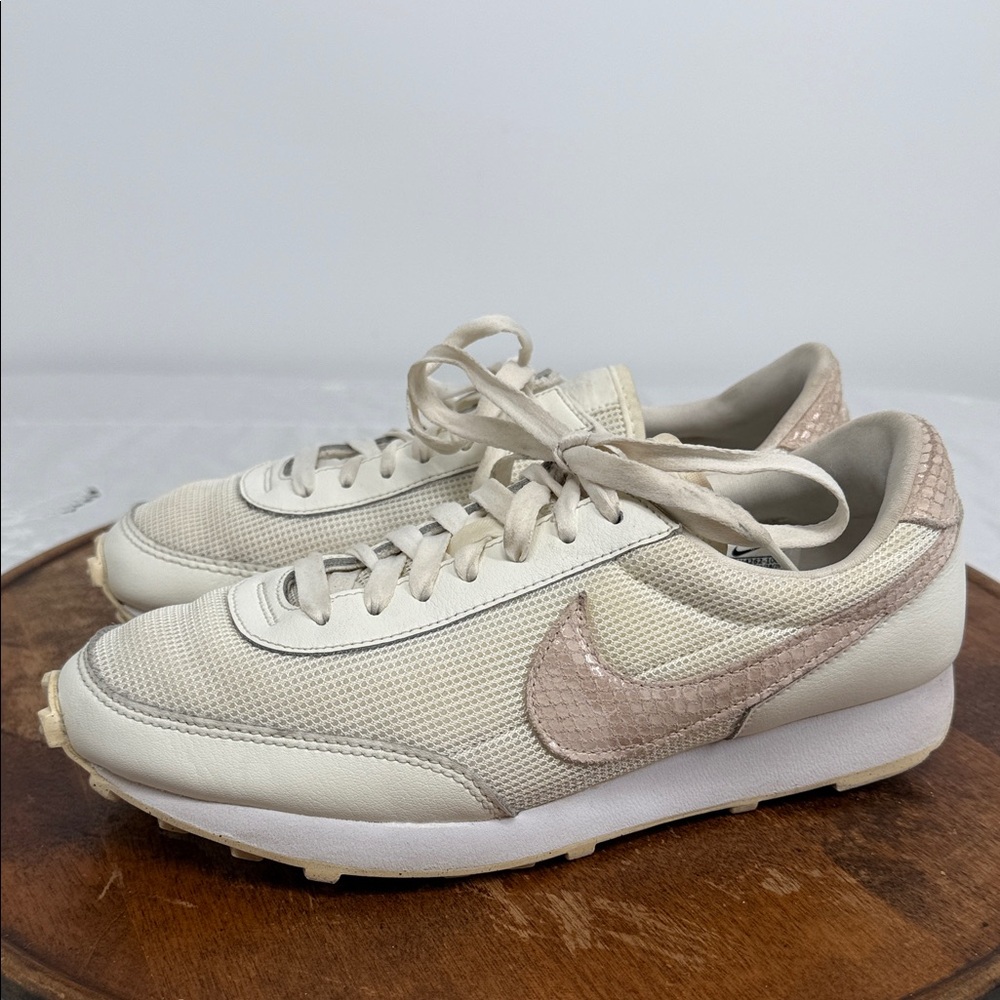 Nike Shoes Wm 8 Daybreak Sail DH4262-100 Cream Pink Snakeskin Swoosh Sneakers